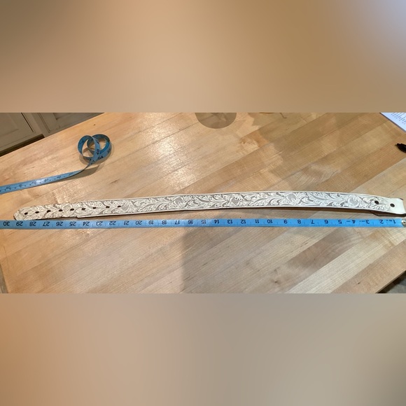 Vintage Cowgirl Tooled Leather Belt Strap - Picture 8 of 9